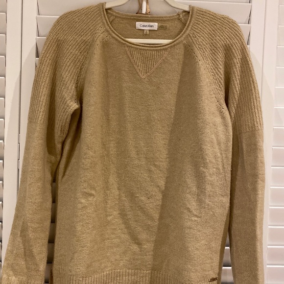 Sweater - Picture 1 of 2